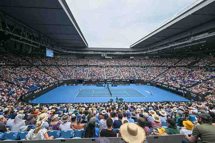 a large crowd of people